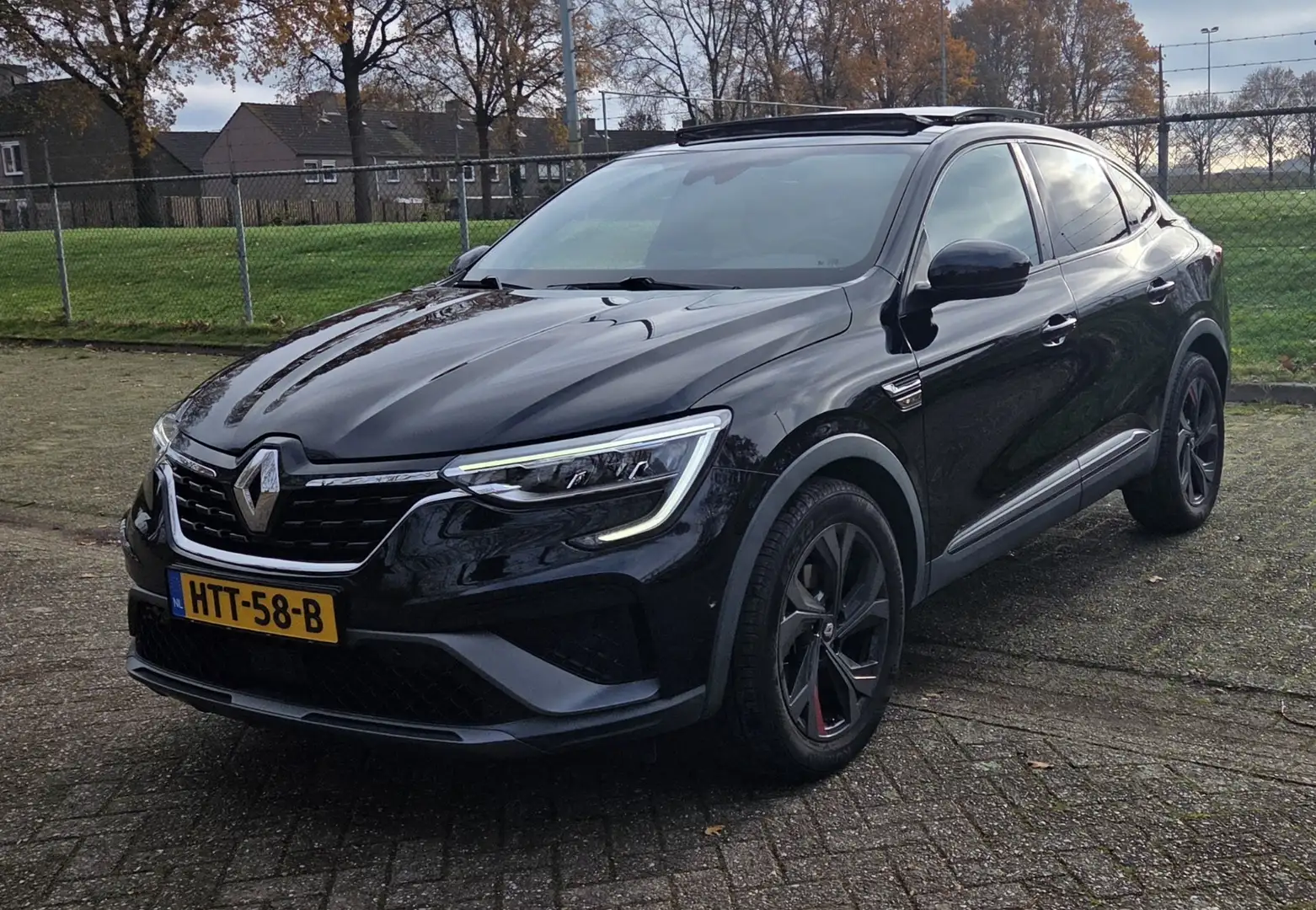 Renault Arkana 1.6 E-TECH Hybrid R.S.LINE Zwart - 1