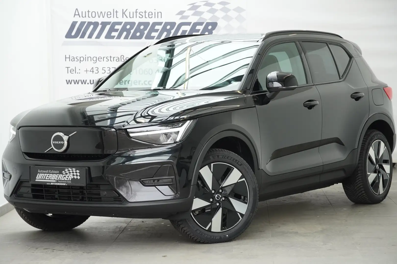 Volvo XC40 XC40 Recharge Pure Electric MY24 Schwarz - 1