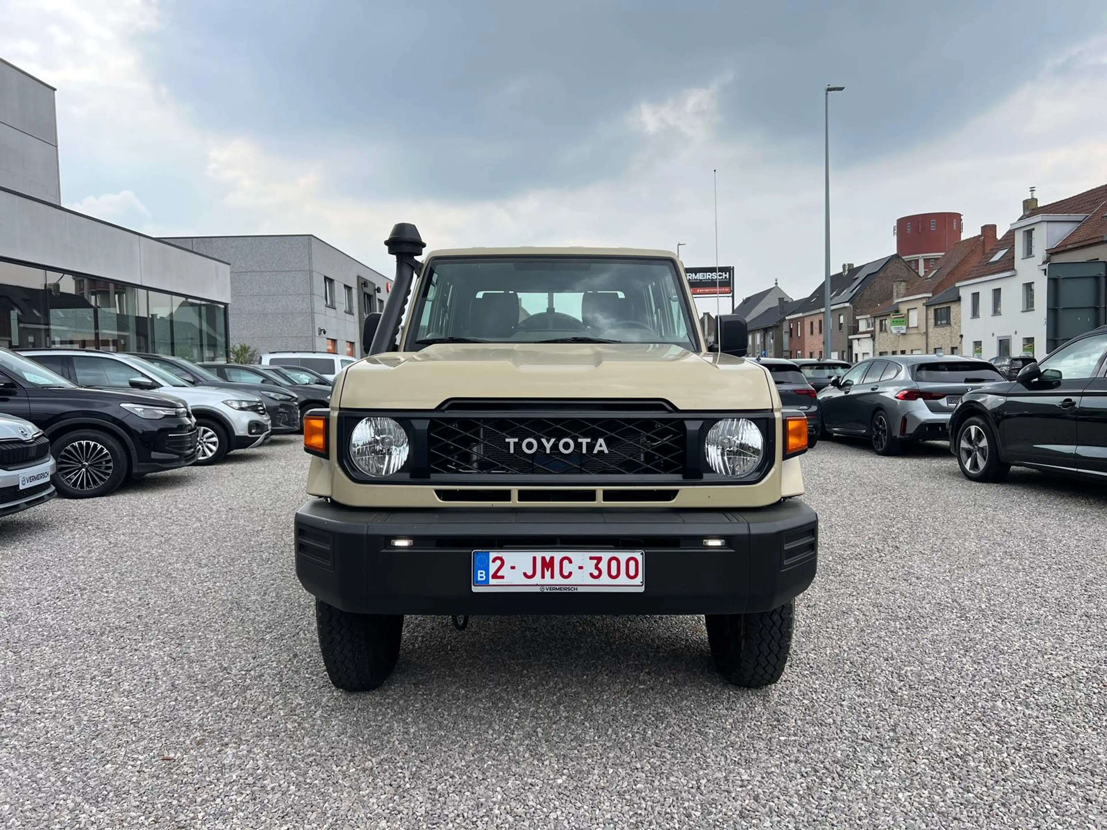 Toyota Land Cruiser 70 SERIE*LC79*V6-BENZINE*AUTOMAAT*NEW CAR*5-PLAATSEN*LICHTE VRACHT*AIRCO*74000 EX* — photo 2