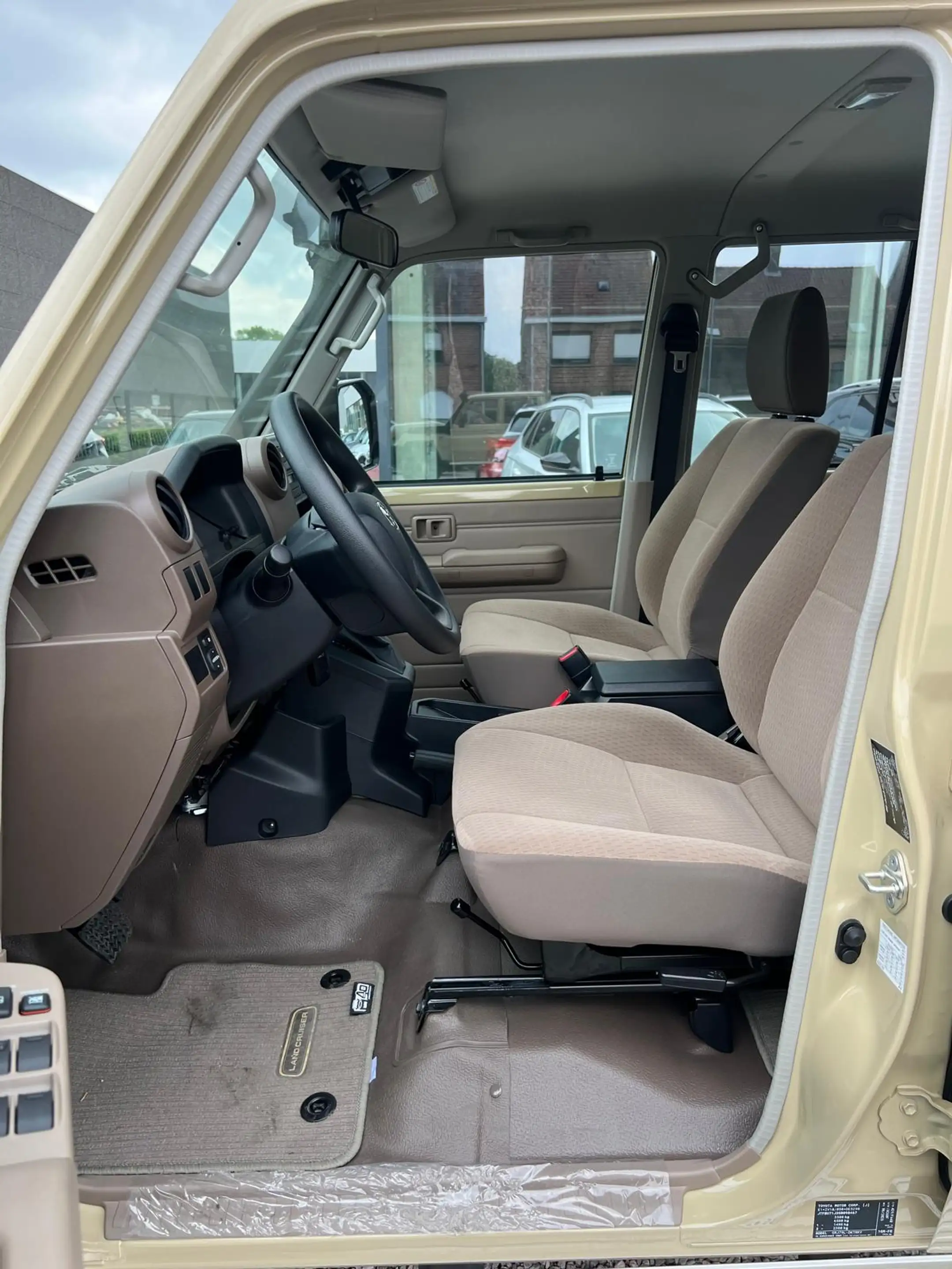 Toyota Land Cruiser 70 SERIE*LC79*V6-BENZINE*AUTOMAAT*NEW CAR*5-PLAATSEN*LICHTE VRACHT*AIRCO*74000 EX* — photo 13