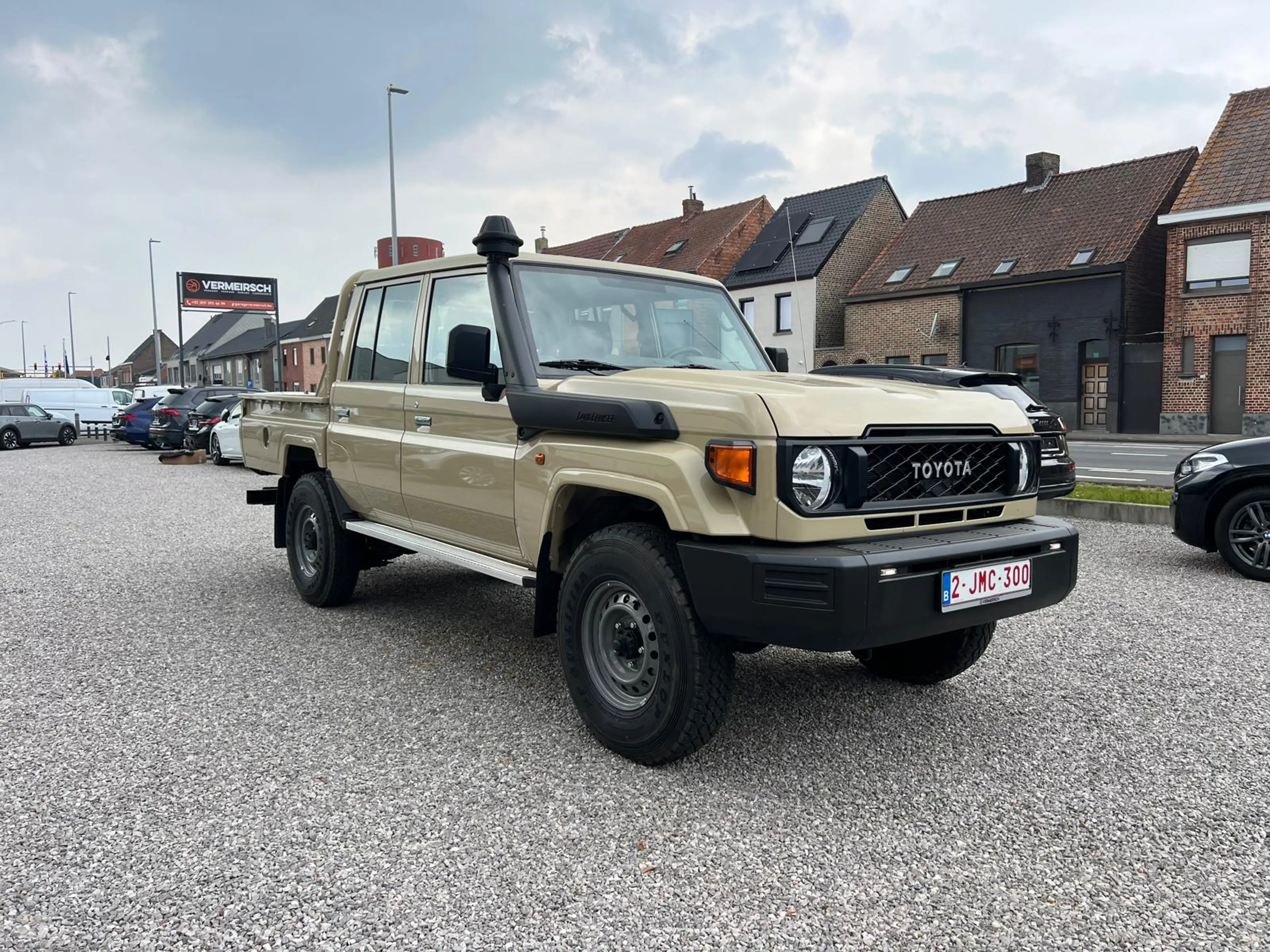 Toyota Land Cruiser 70 SERIE*LC79*V6-BENZINE*AUTOMAAT*NEW CAR*5-PLAATSEN*LICHTE VRACHT*AIRCO*74000 EX* — photo 3