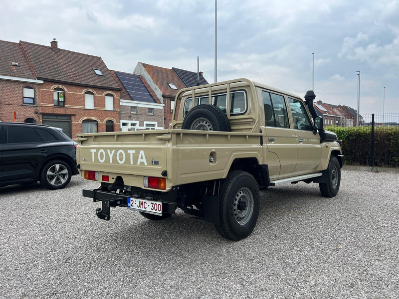 Toyota Land Cruiser 70 SERIE*LC79*V6-BENZINE*AUTOMAAT*NEW CAR*5-PLAATSEN*LICHTE VRACHT*AIRCO*74000 EX* — photo 5