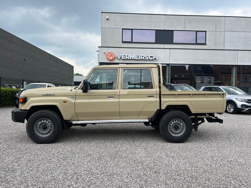 Toyota Land Cruiser 70 SERIE*LC79*V6-BENZINE*AUTOMAAT*NEW CAR*5-PLAATSEN*LICHTE VRACHT*AIRCO*74000 EX* — photo 8