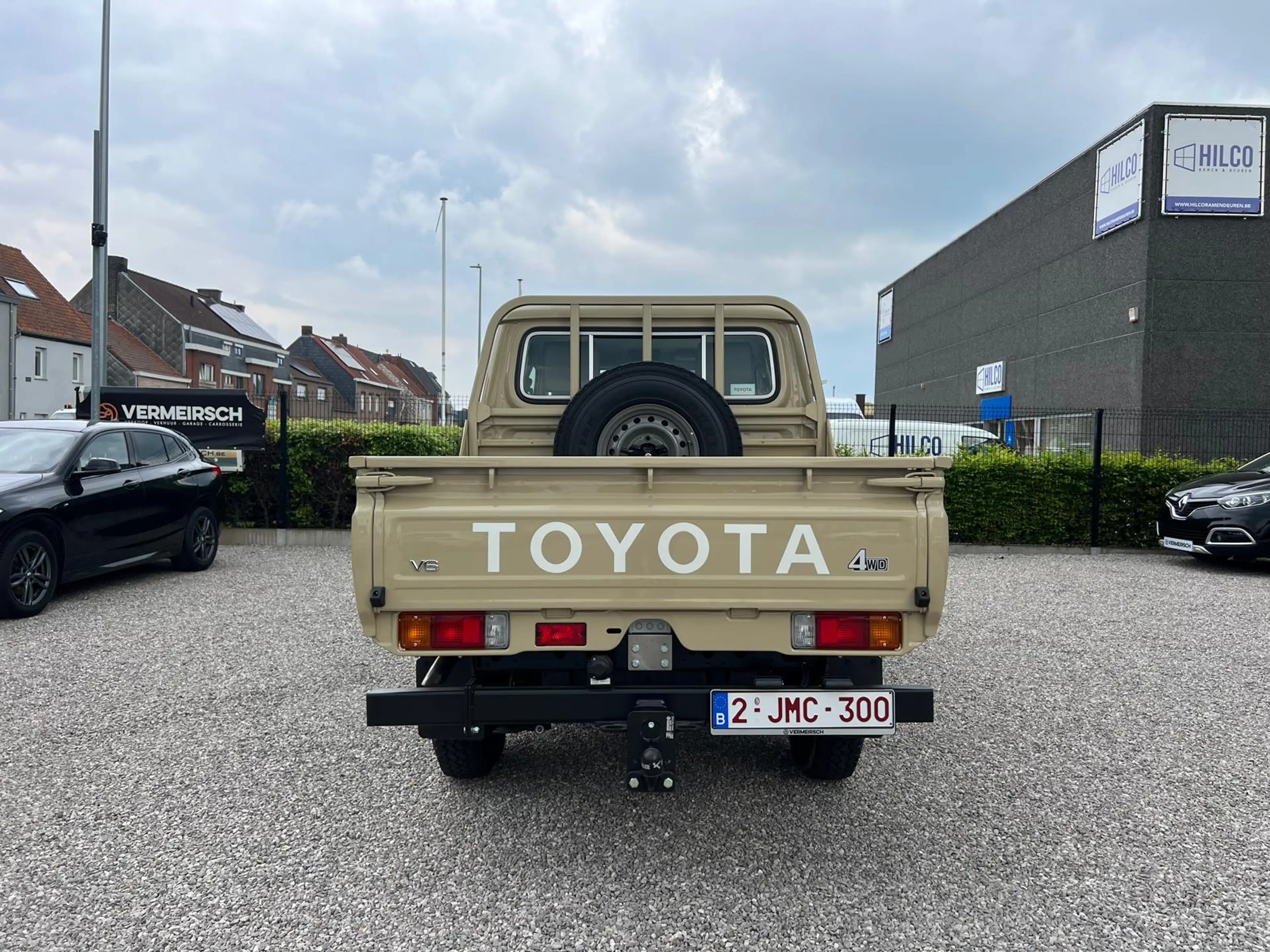 Toyota Land Cruiser 70 SERIE*LC79*V6-BENZINE*AUTOMAAT*NEW CAR*5-PLAATSEN*LICHTE VRACHT*AIRCO*74000 EX* — photo 6
