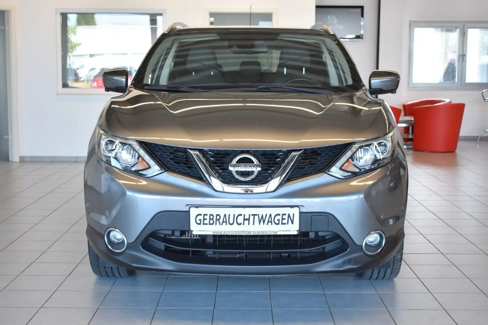 Nissan Qashqai 4x4/NAVI/360°Kamera/LEDER/PANORAMA/AHK/ Grijs - 2
