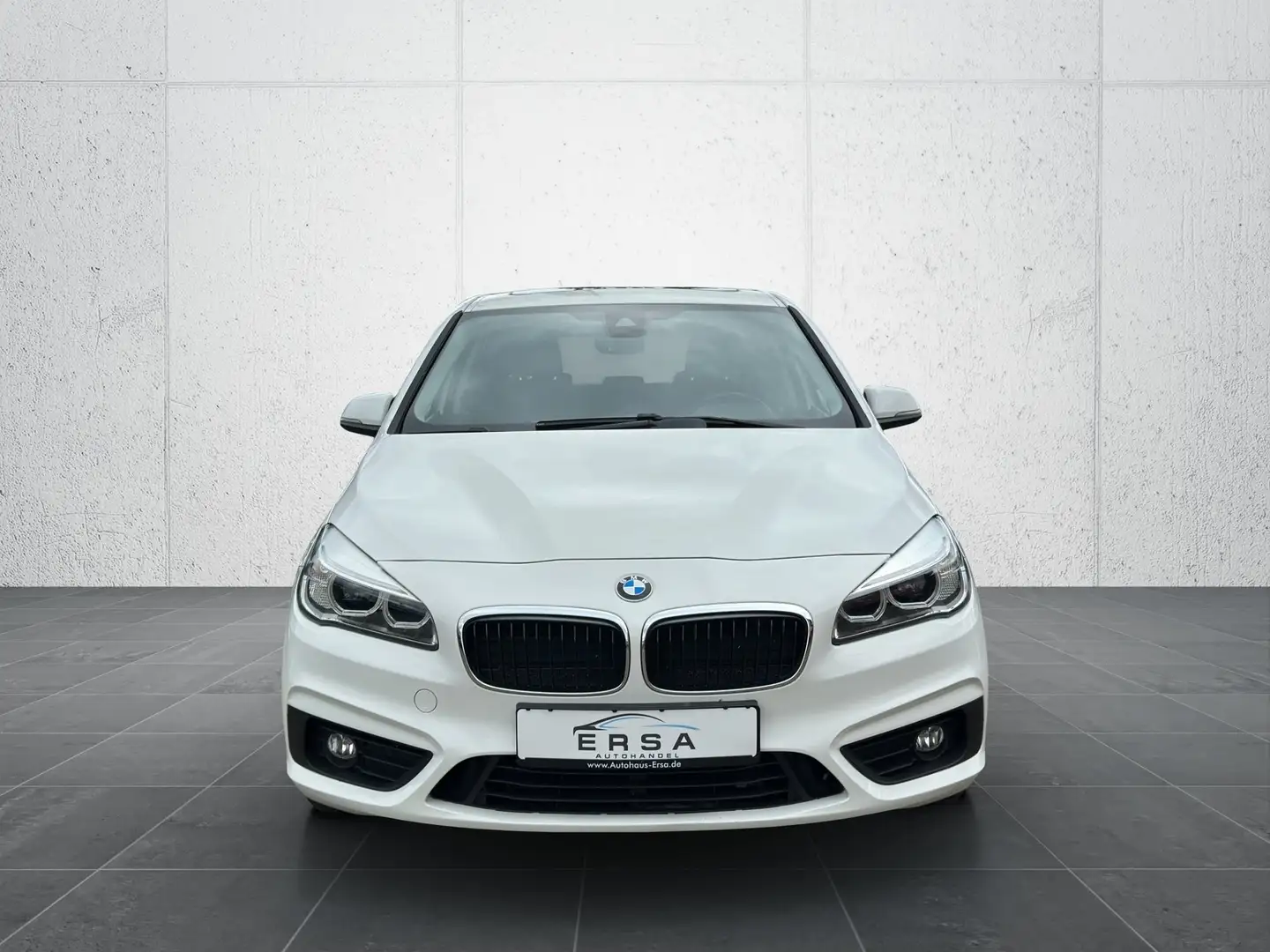 BMW 218 d Active Tourer*Navi*AHK*Panorama*SHZ* Weiß - 2