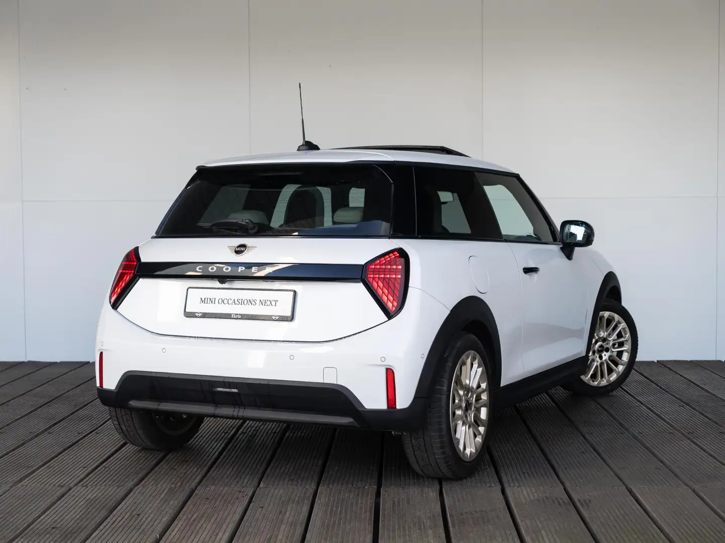 MINI Cooper C 3-deurs Favoured Trim + L Pakket Bílá - 2
