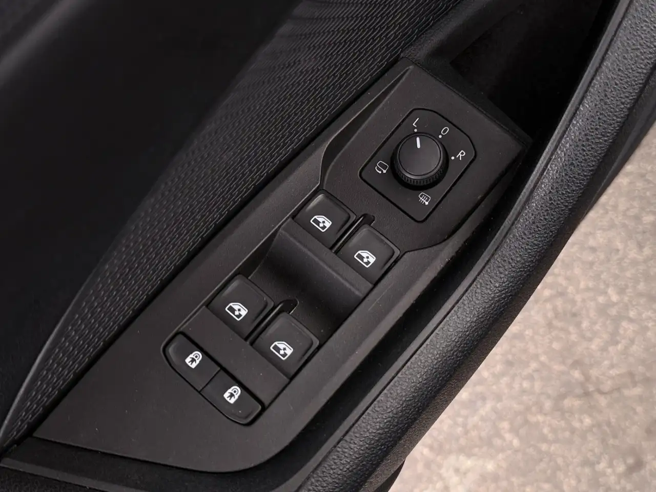 Skoda Octavia Combi 1.0 TSI Style Aut MATRIX RADAR NAVI, миниатюра 24