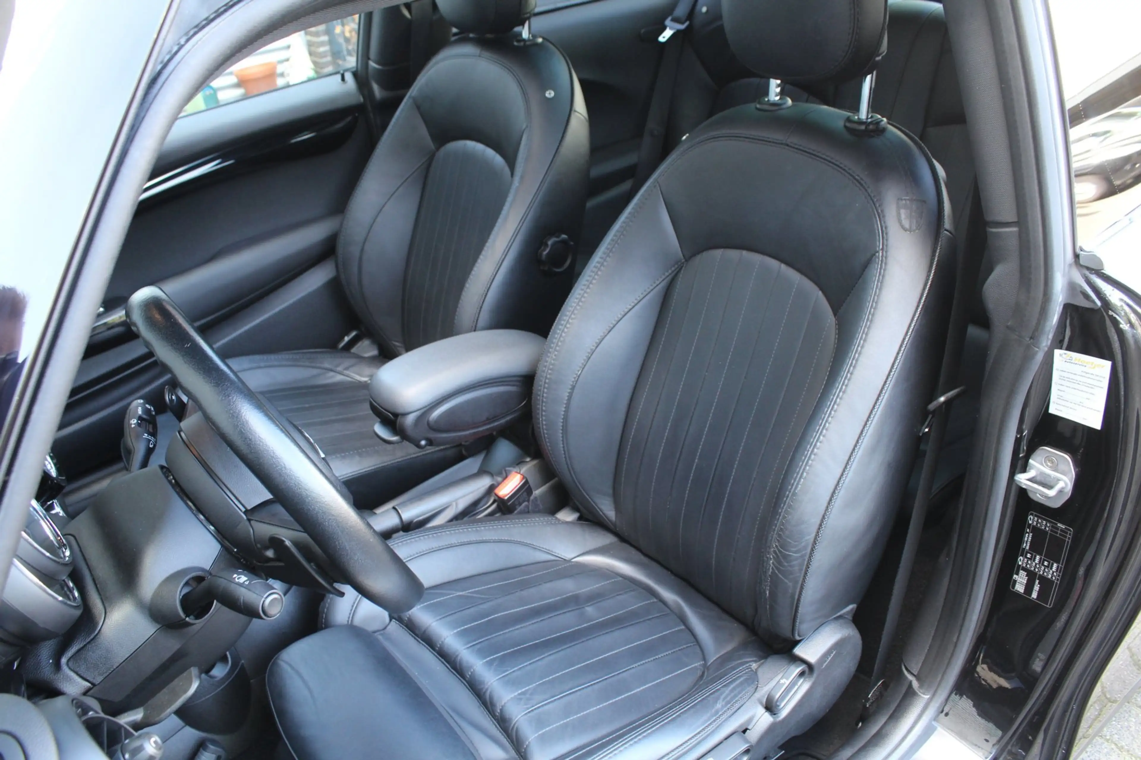 MINI Cooper S 2.0 192pk Serious Business AUTOMAAT Panoramadak NL — photo 10