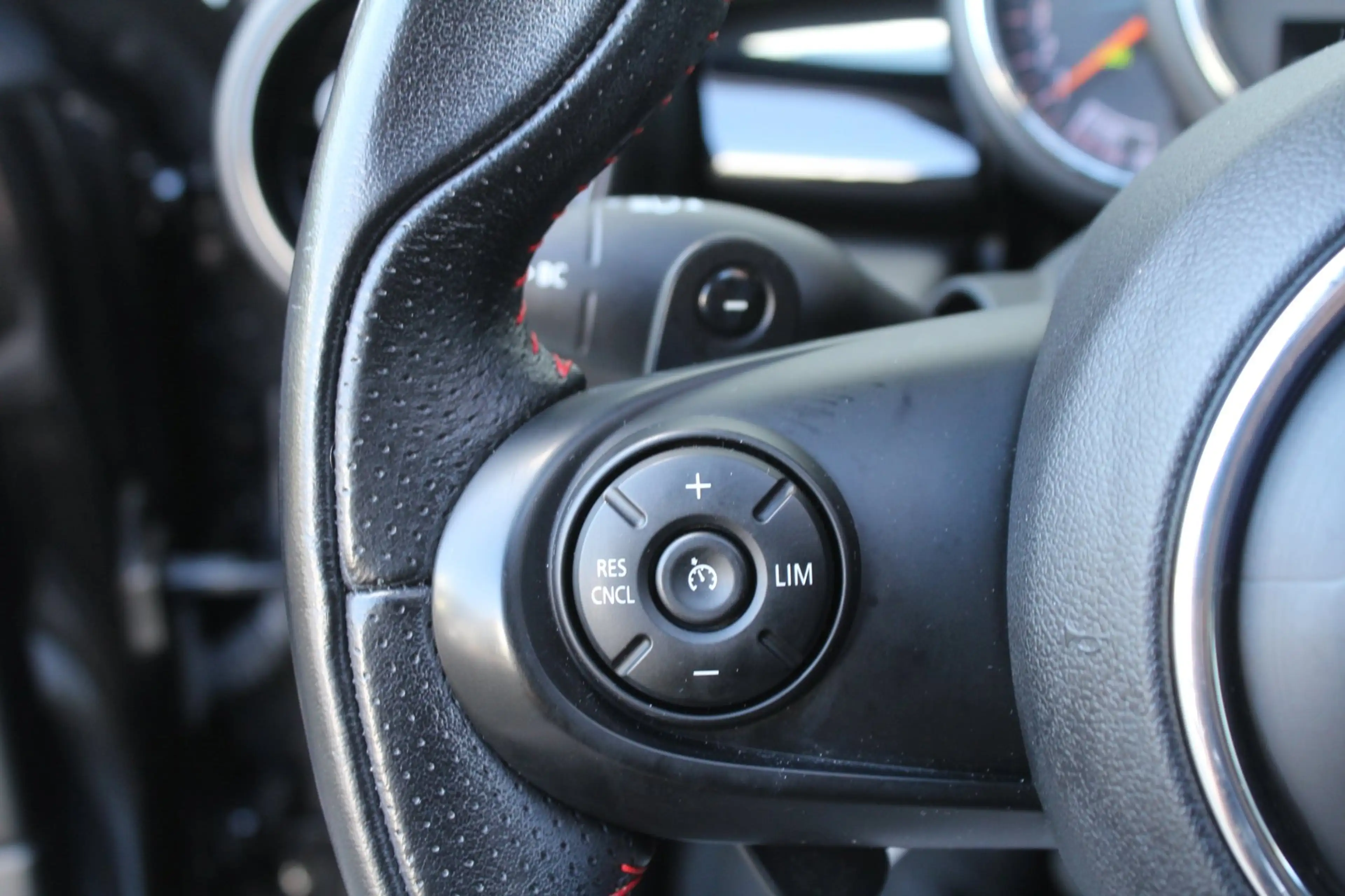 MINI Cooper S 2.0 192pk Serious Business AUTOMAAT Panoramadak NL — photo 17