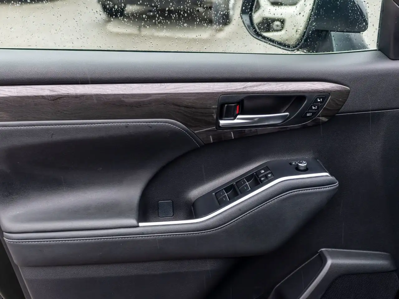 Toyota Highlander снимка Toyota Highlander