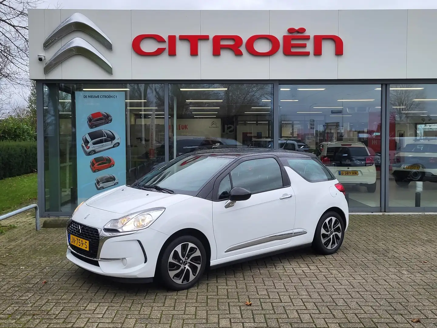 DS Automobiles DS 3 1.2 PureTech Chic Wit - 1