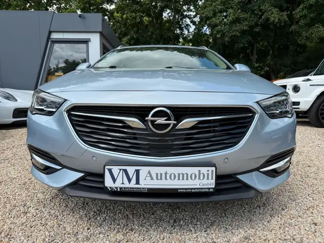 Opel Insignia view 2
