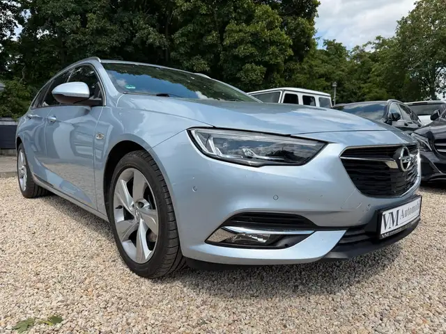 Opel Insignia view 3