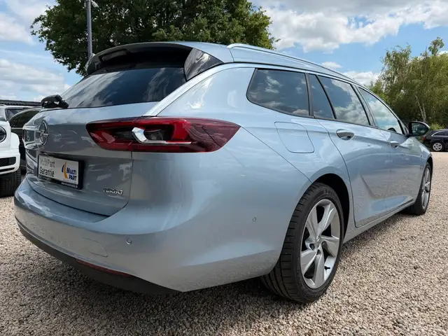 Opel Insignia view 4