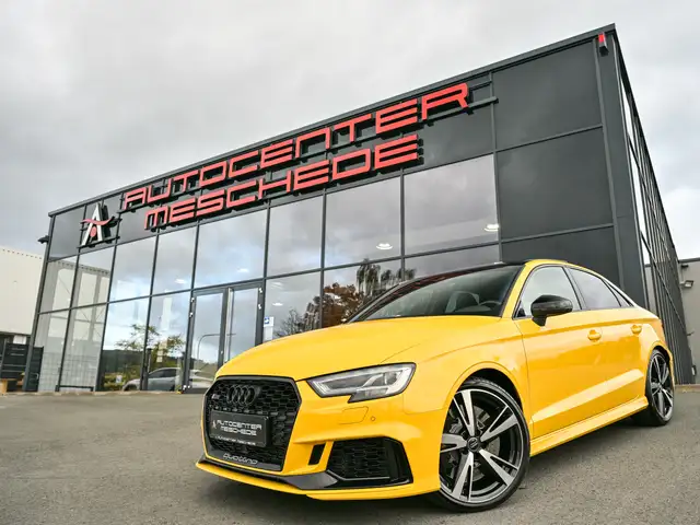 Audi RS3 Limousine 2.5 TFSI RS Sitze* Pano* Vegasgelb