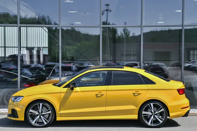 Audi RS3 view 6