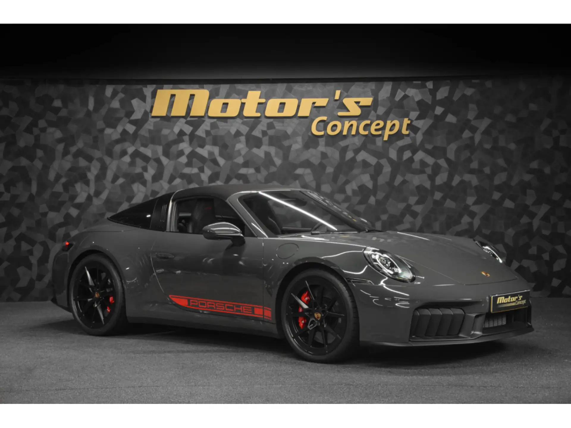 포르쉐 911 Targa 4 GTS 2025 건메탈 사진 6