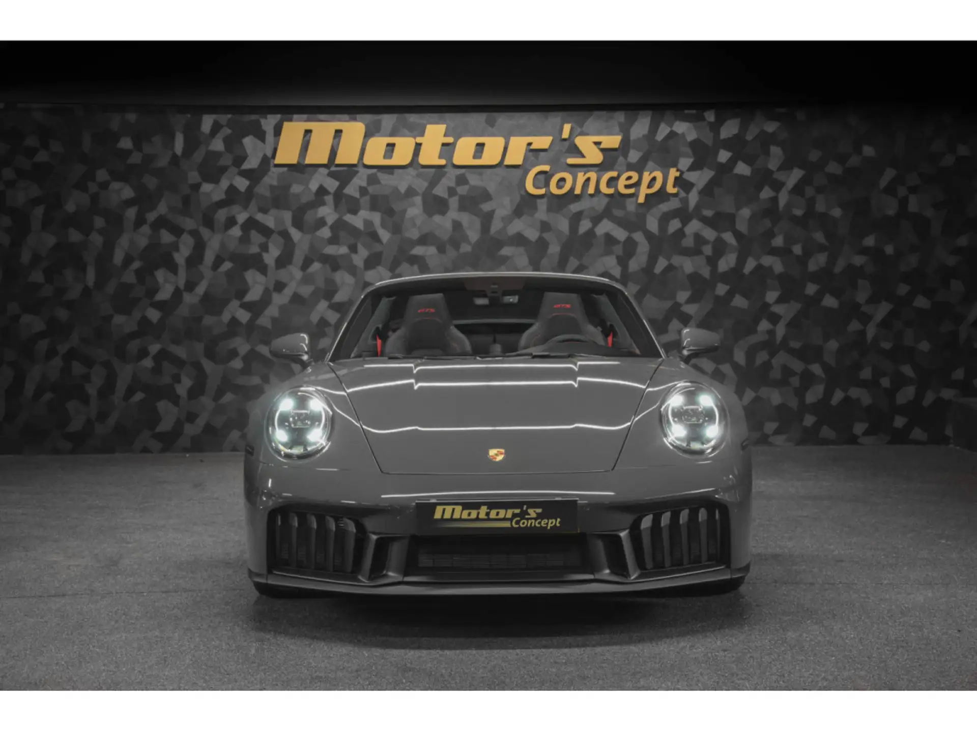 포르쉐 911 Targa 4 GTS 2025 건메탈 사진 4