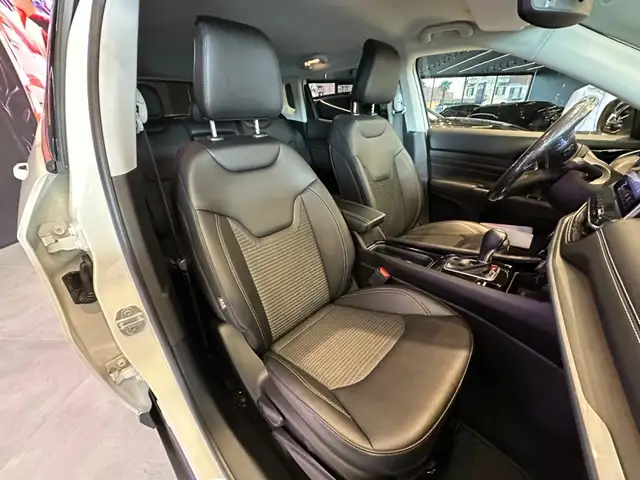 Jeep Compass view 6