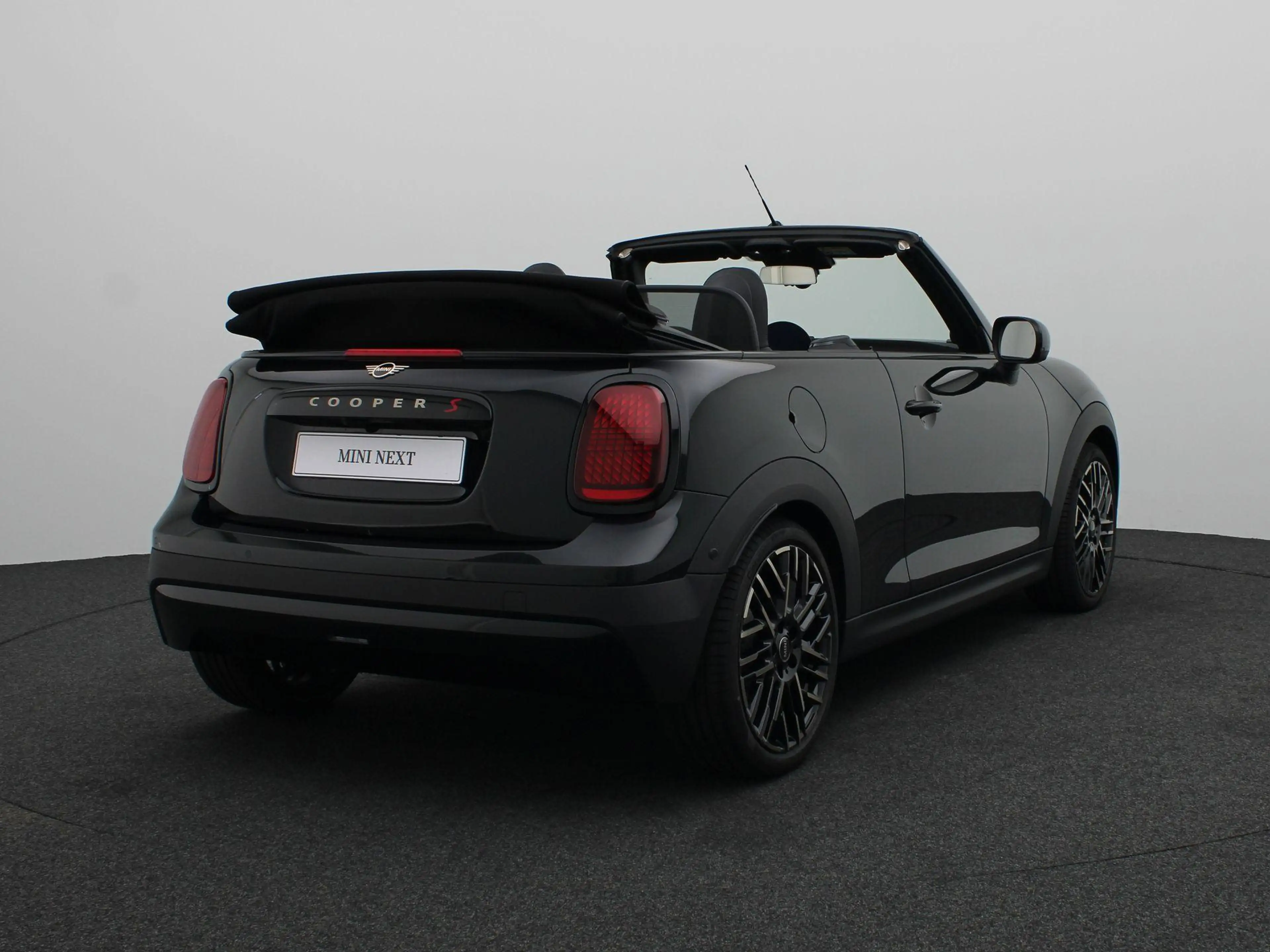 MINI Cooper S Cabrio 2.0 Favoured + XL pakket — photo 2