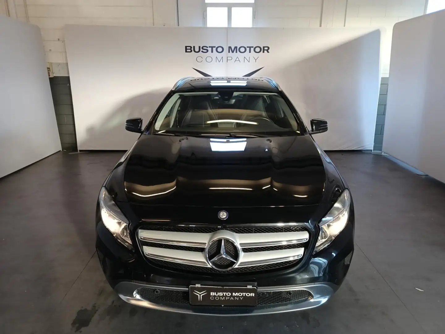 Mercedes-Benz GLA 200 d Automatic Premium Negru - 2