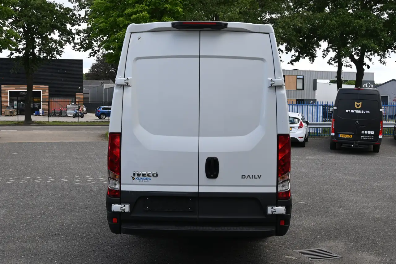 Iveco Daily 2023 — фото 12