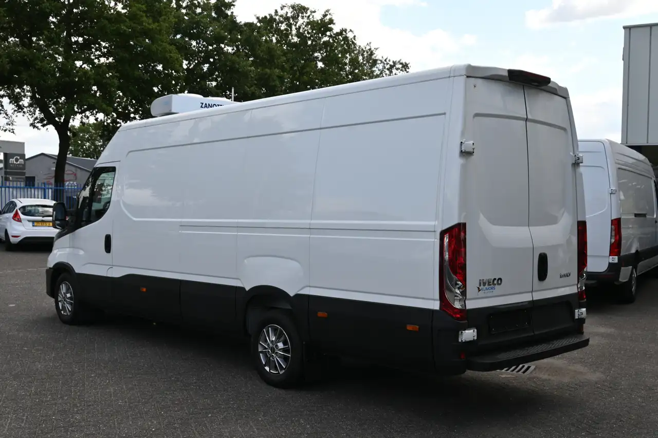 Iveco Daily 2023 — фото 15