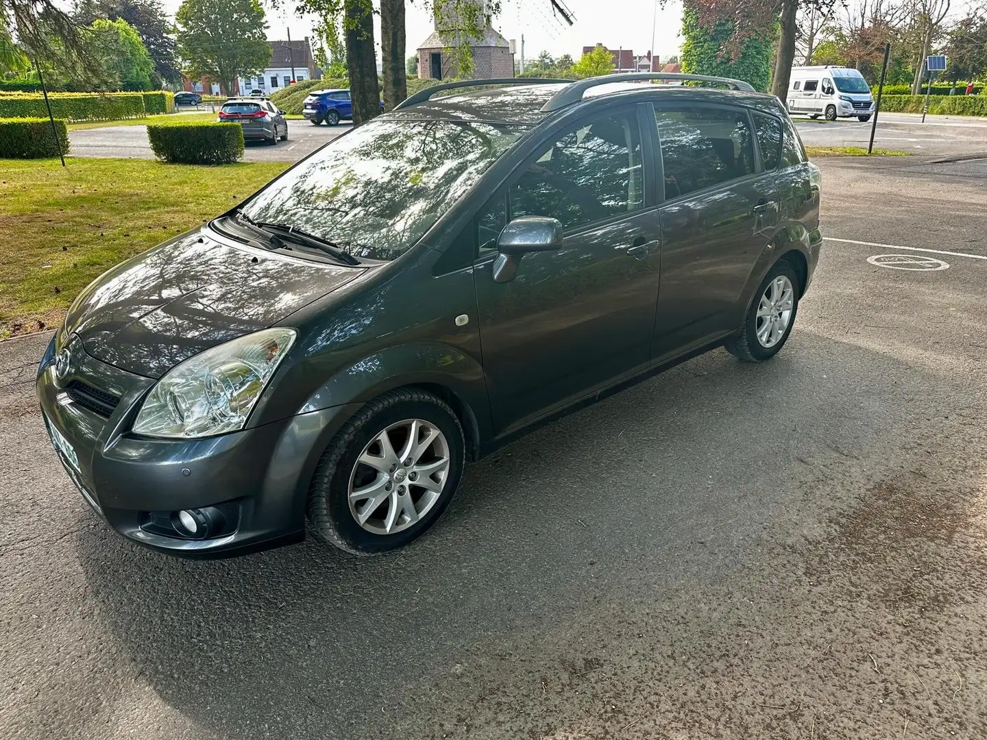 Toyota Corolla Verso Corolla Verso 2.2 D-4DIESEL AIRCO 5 PLAATSEN Gris - 2