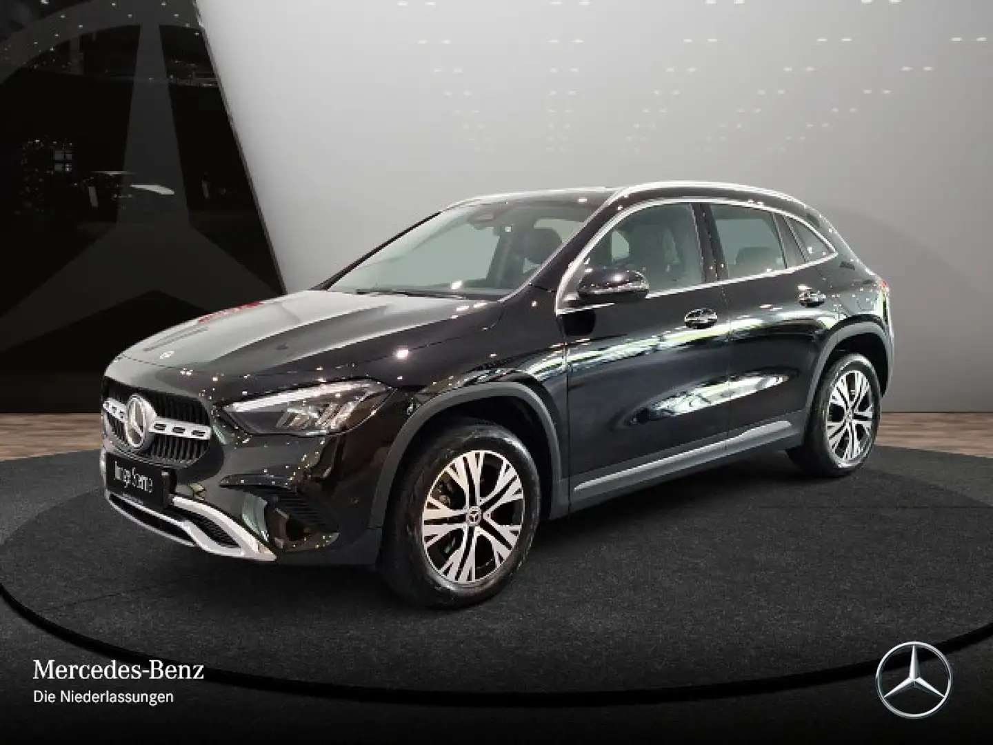 Mercedes-Benz GLA 180 PROGRESSIVE+PANO+LED+KAMERA+KEYLESS+7G Schwarz - 2