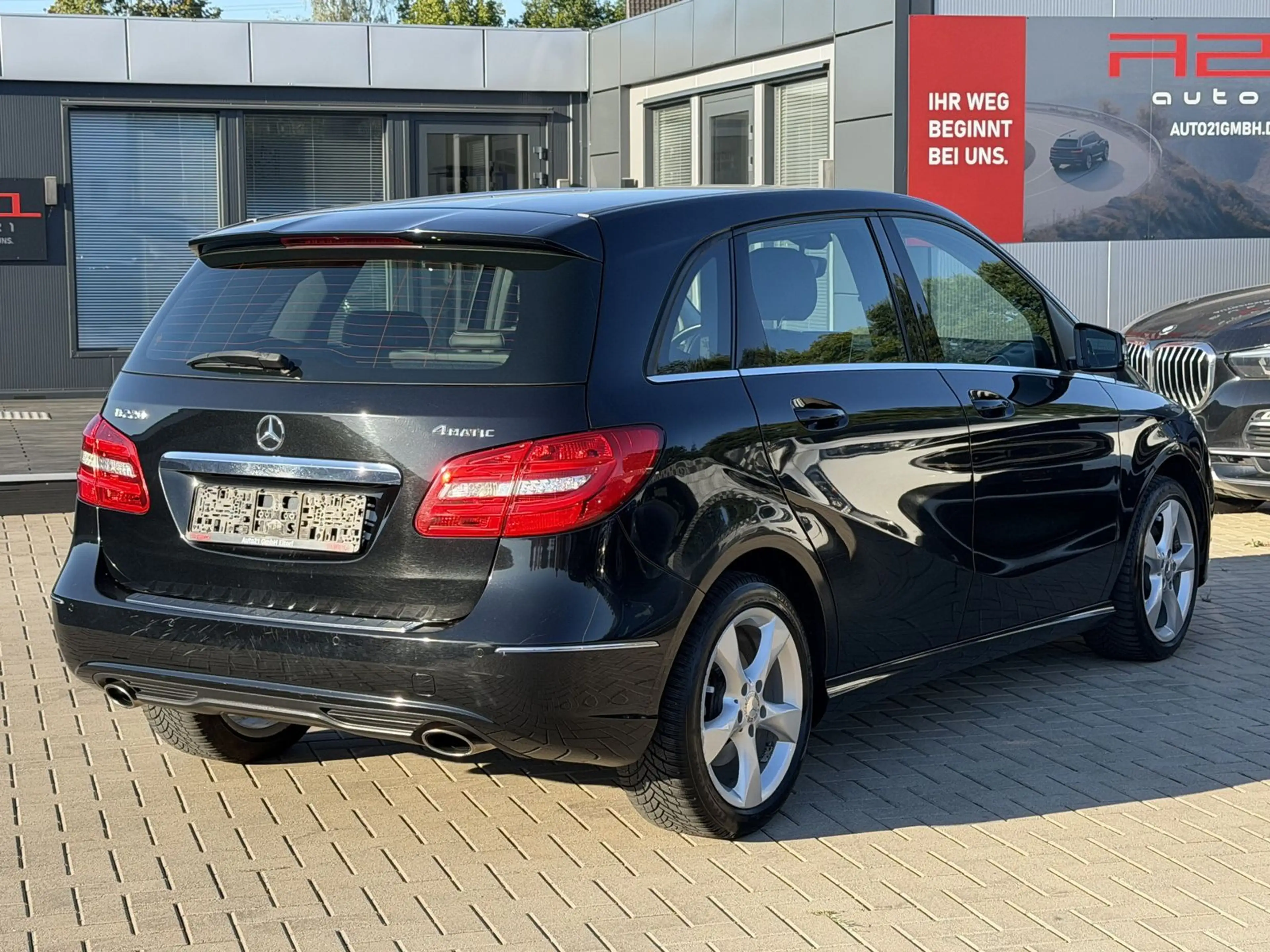 Mercedes-Benz B 220 4M Sport|Automatik|Xenon|Totwinkel — photo 2