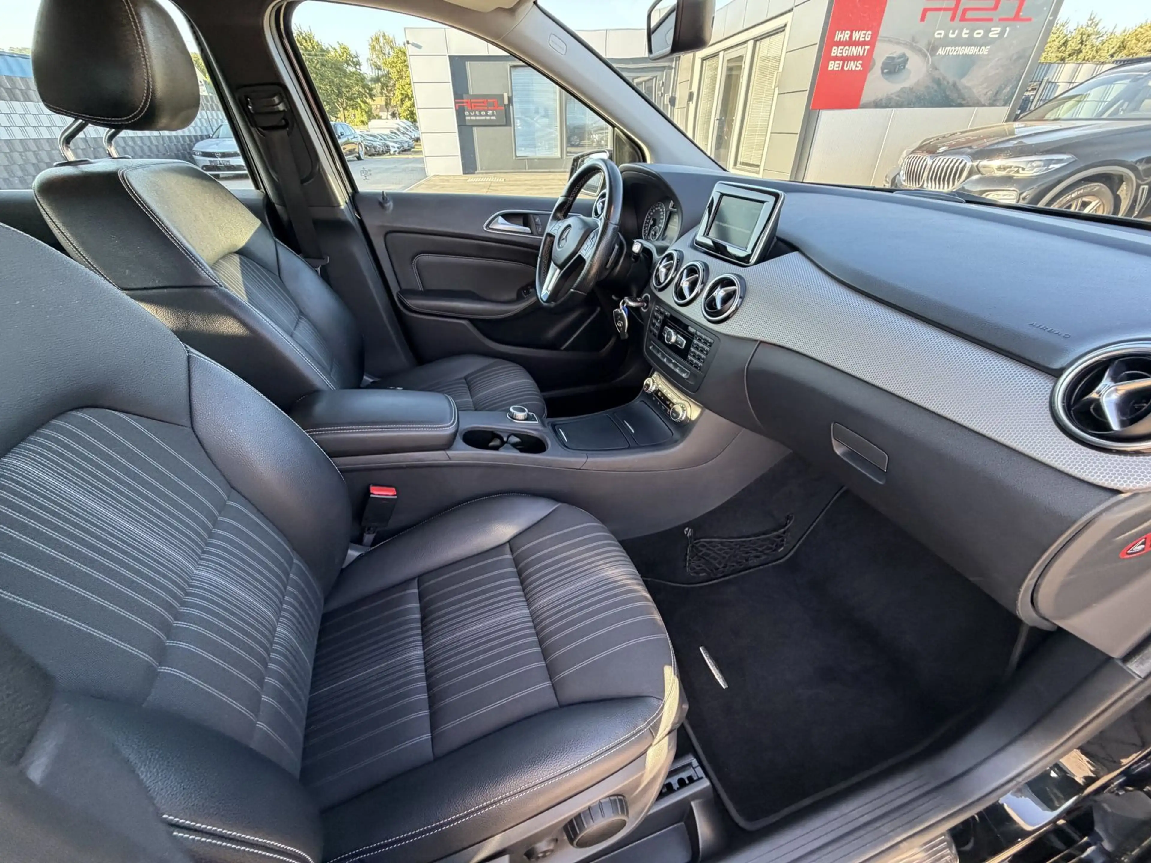Mercedes-Benz B 220 4M Sport|Automatik|Xenon|Totwinkel — photo 4