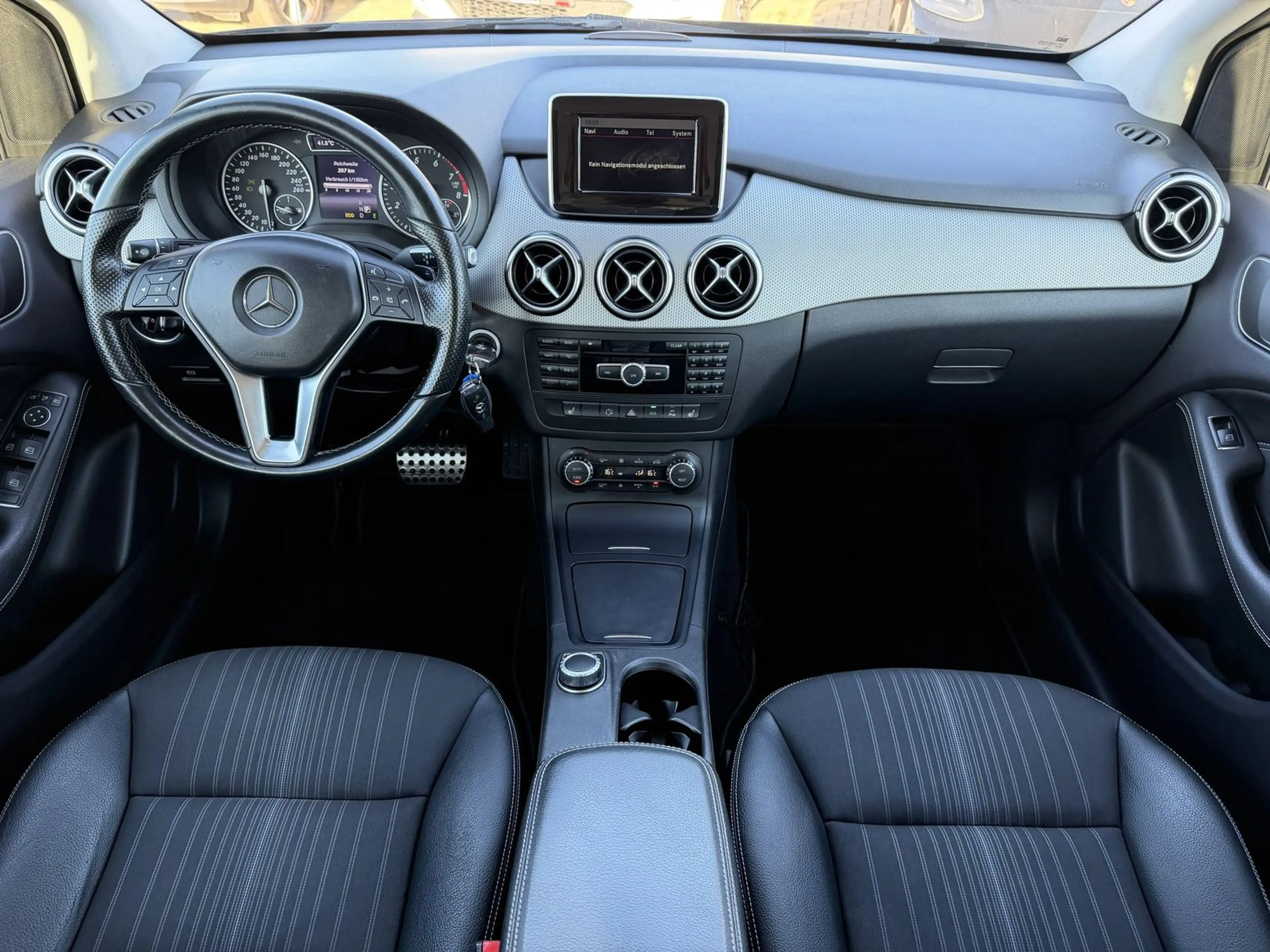 Mercedes-Benz B 220 4M Sport|Automatik|Xenon|Totwinkel — photo 3