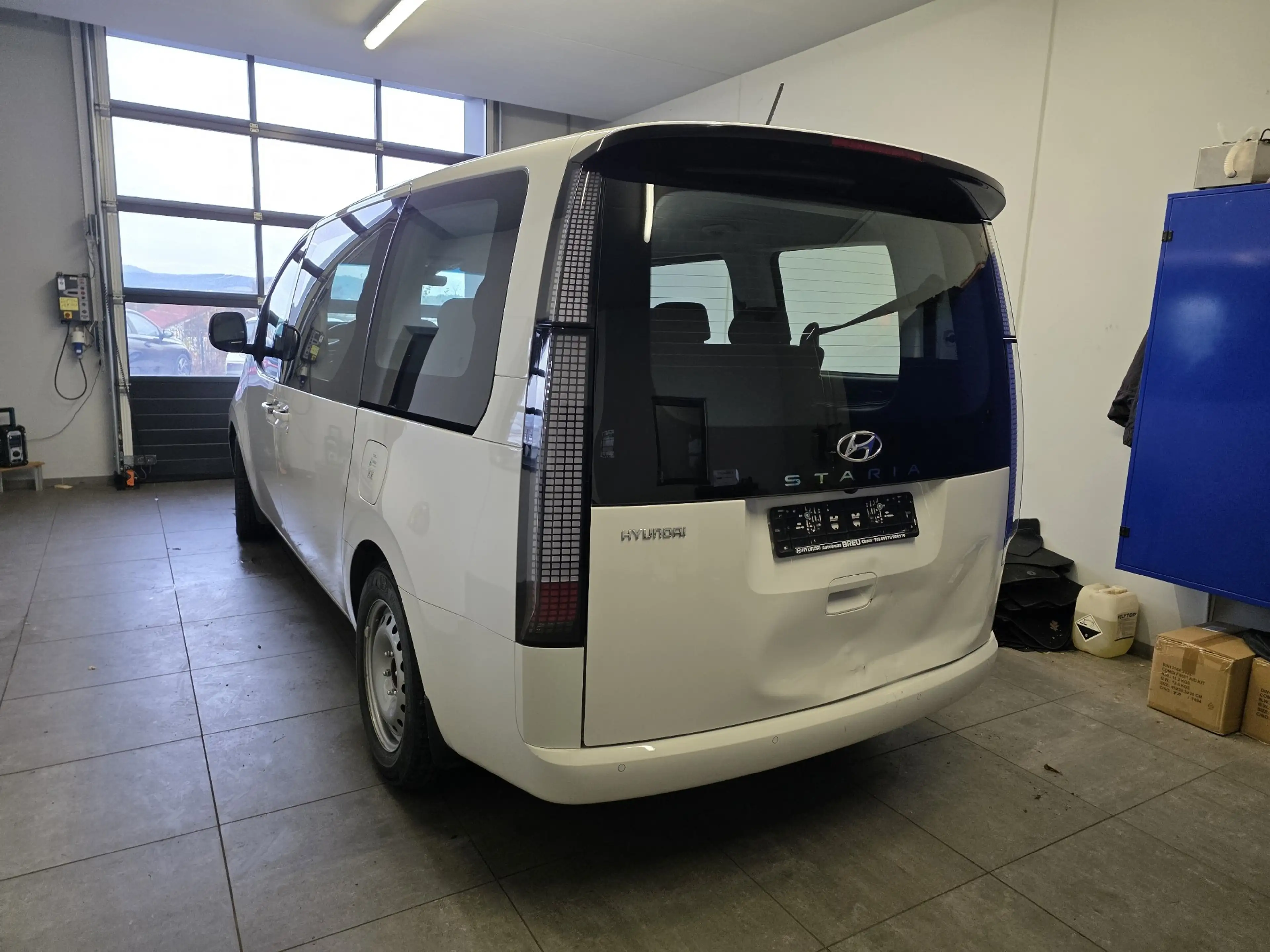 Hyundai STARIA Trend 2.2 CRDi 2WD 9-Sitzer  *Motorschaden* — photo 2