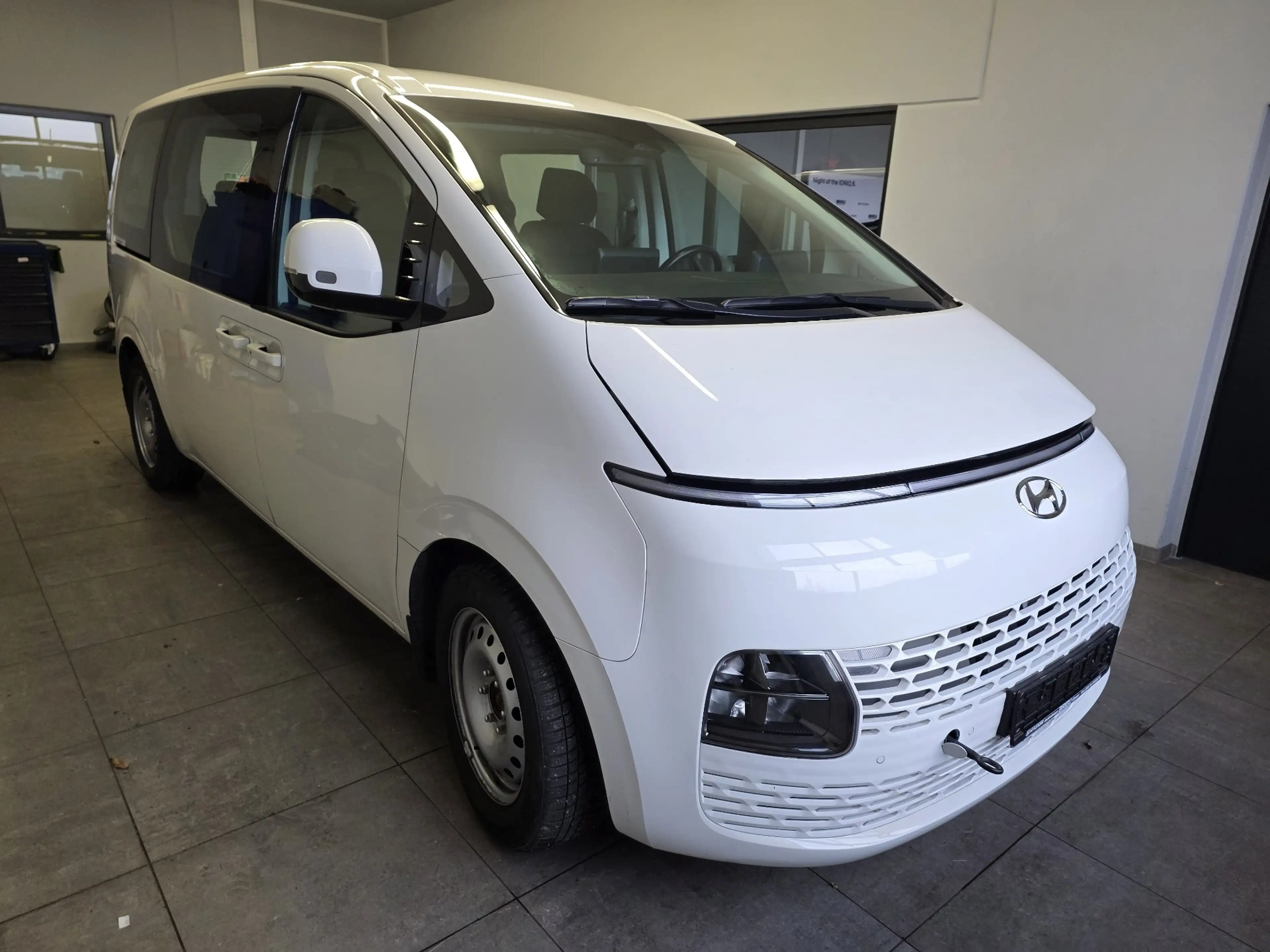 Hyundai STARIA Trend 2.2 CRDi 2WD 9-Sitzer  *Motorschaden* — photo 3