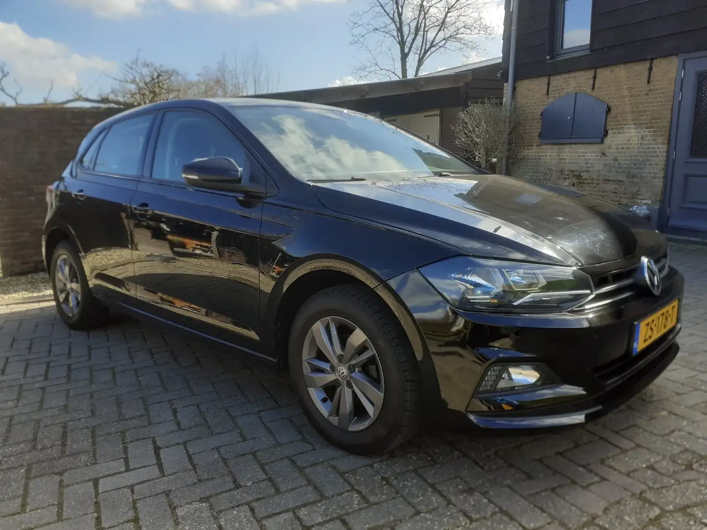Volkswagen Polo 1.0 TSI Comfortline Zwart - 2