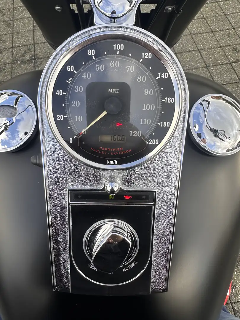 Harley-Davidson Softail modifiée - 2
