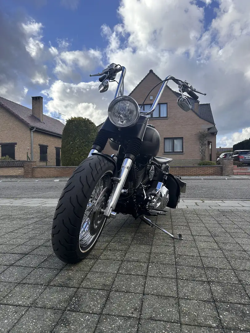 Harley-Davidson Softail modifiée - 1