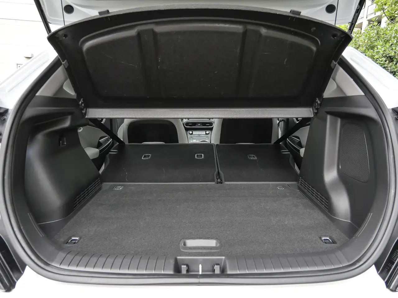 Hyundai KONA снимка Hyundai KONA