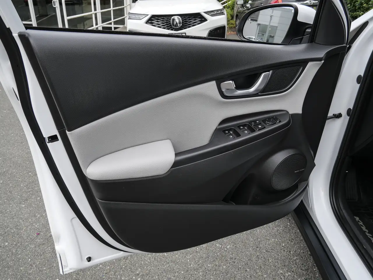 Hyundai KONA снимка Hyundai KONA