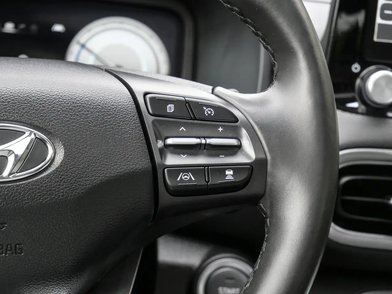 Hyundai KONA снимка Hyundai KONA
