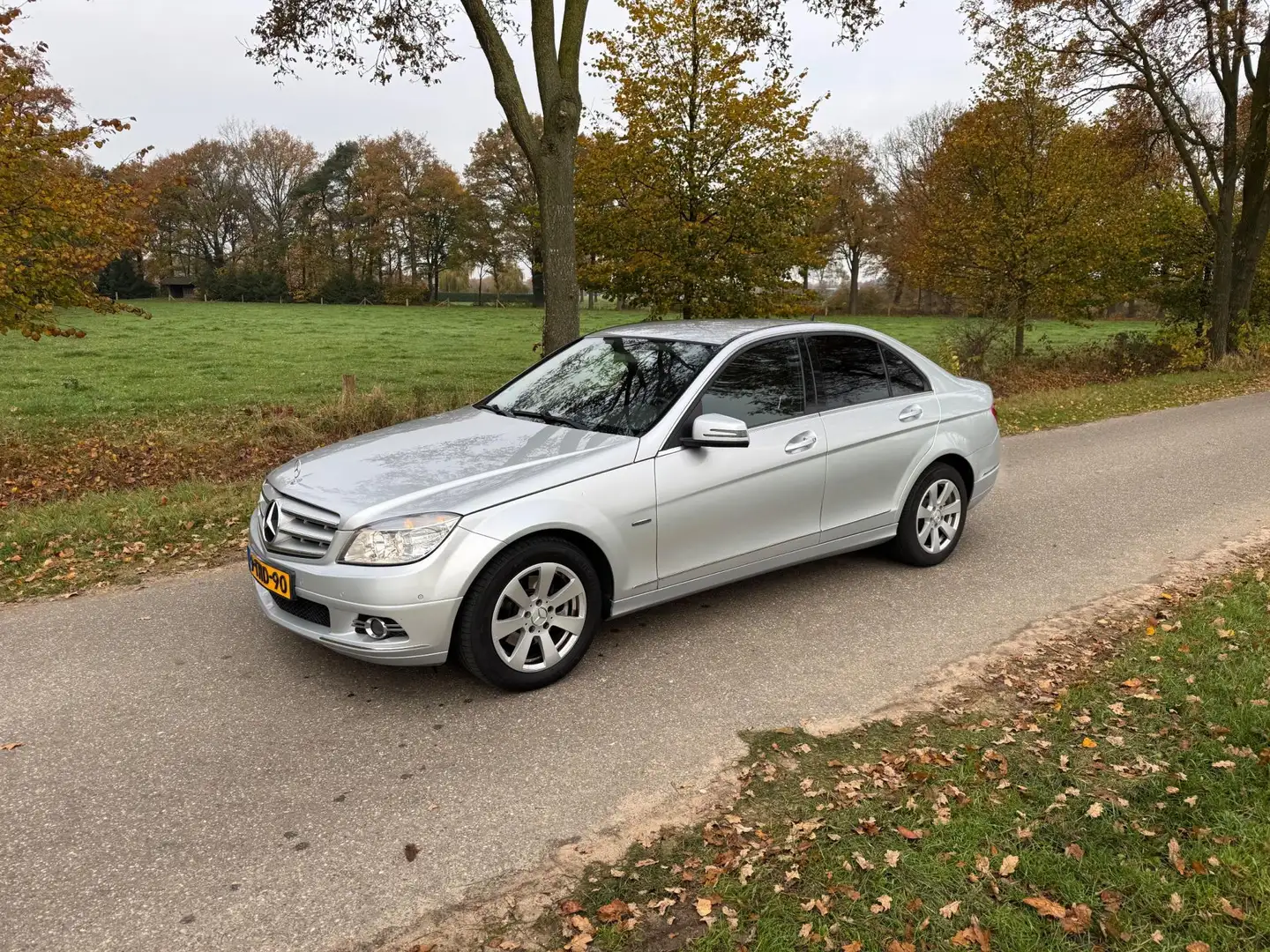 Mercedes-Benz C 200 CGI BlueEFFICIENCY Avantgarde Automaat Grijs - 1