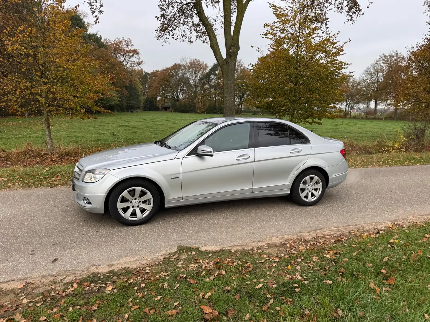 Mercedes-Benz C 200 CGI BlueEFFICIENCY Avantgarde Automaat Grijs - 2