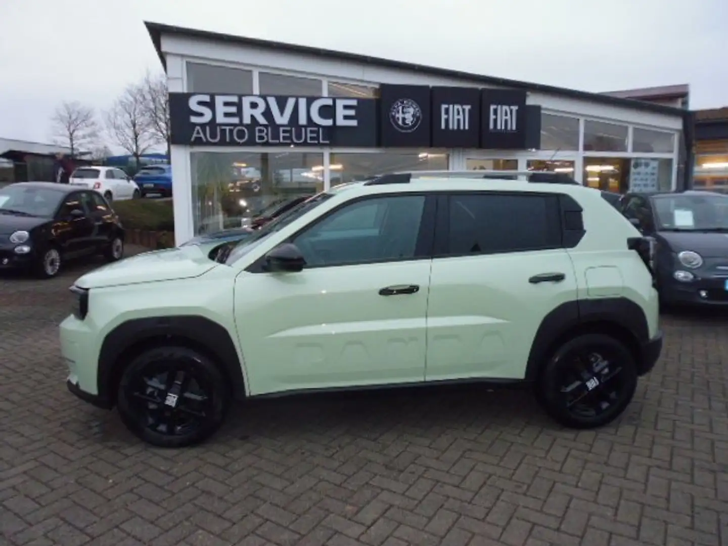 Fiat Grande Panda Hybrid 1.2 eDCT Icon 110 PS Style Paket + Winter Bleu - 1