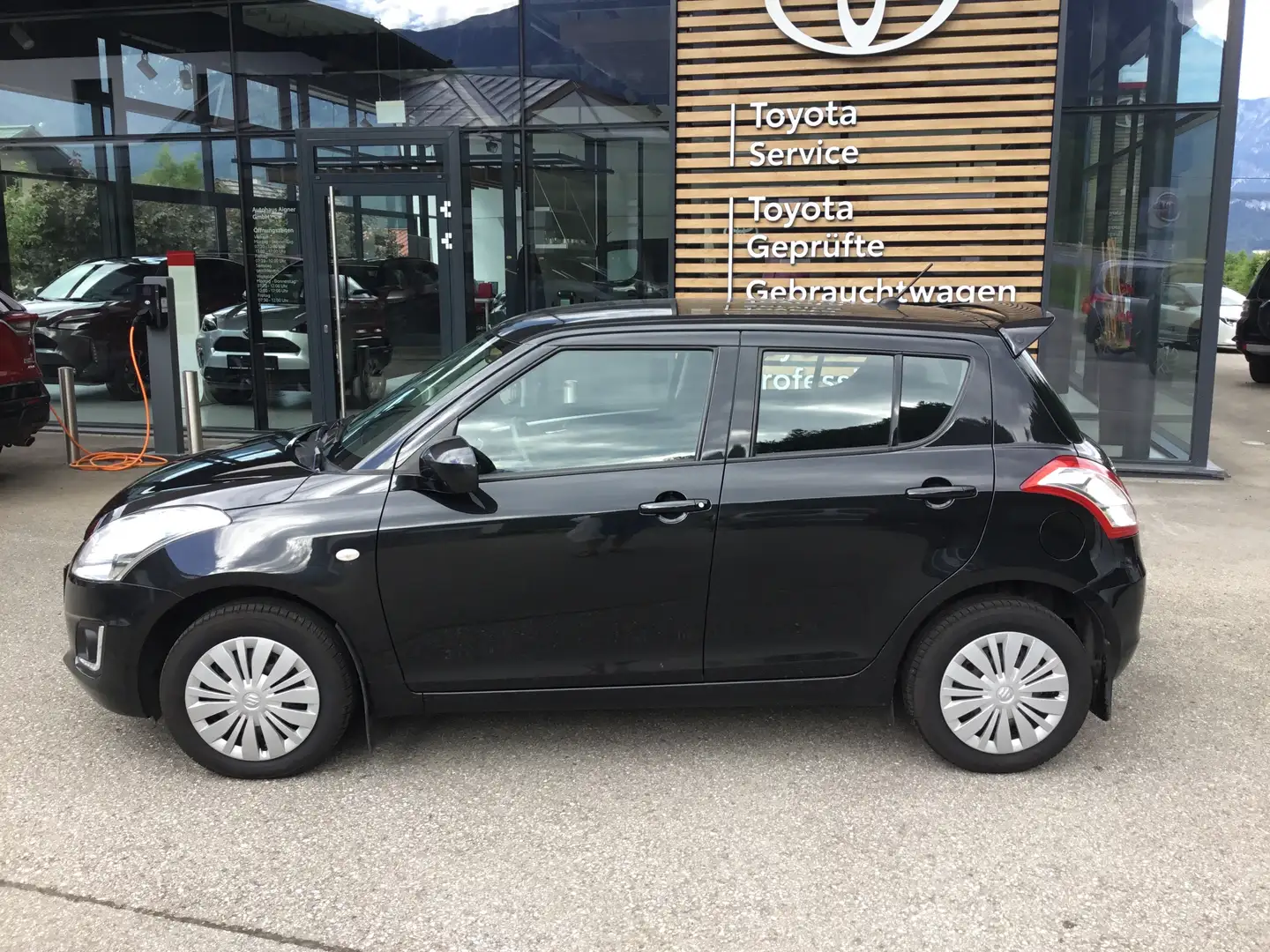 Suzuki Swift 1,2 DualJet 4WD Shine Noir - 1
