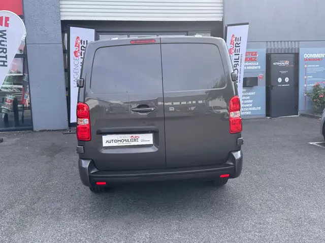 Opel Vivaro view 4