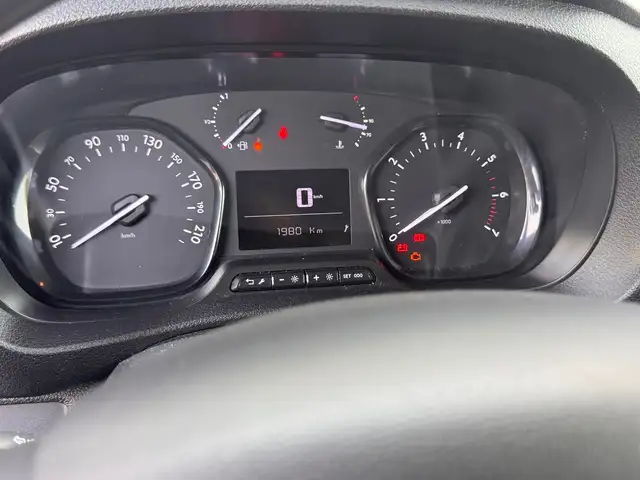Opel Vivaro view 11