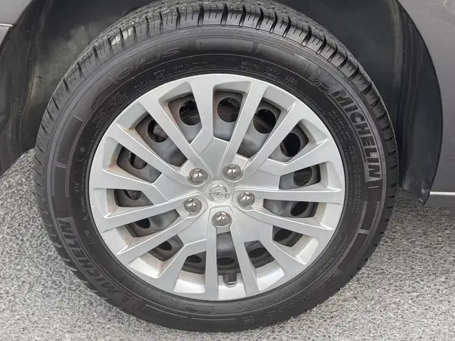 Opel Vivaro view 17