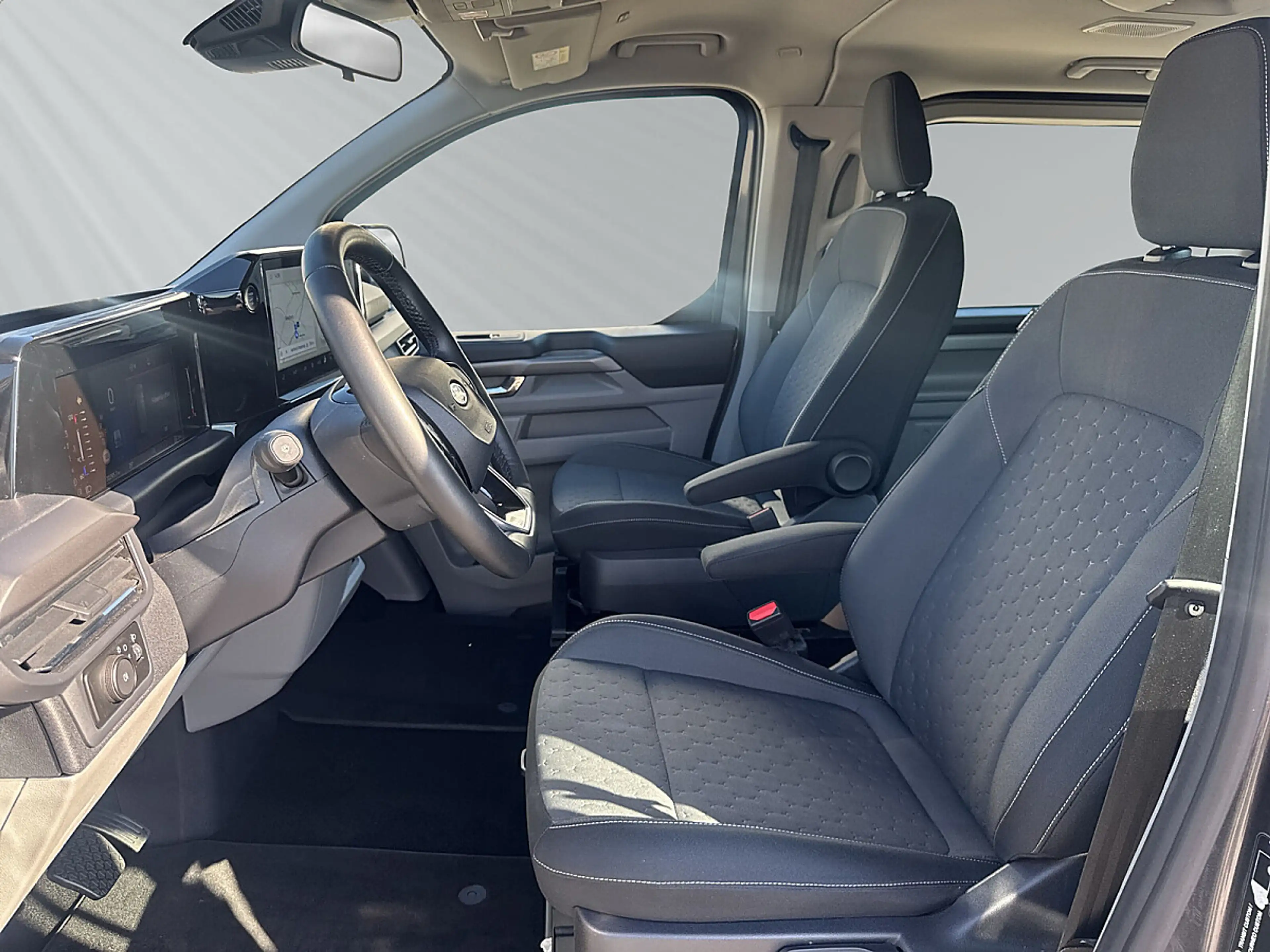 Ford Tourneo Custom 2.0 EcoBlue 320 L1 Titanium FWD — photo 9