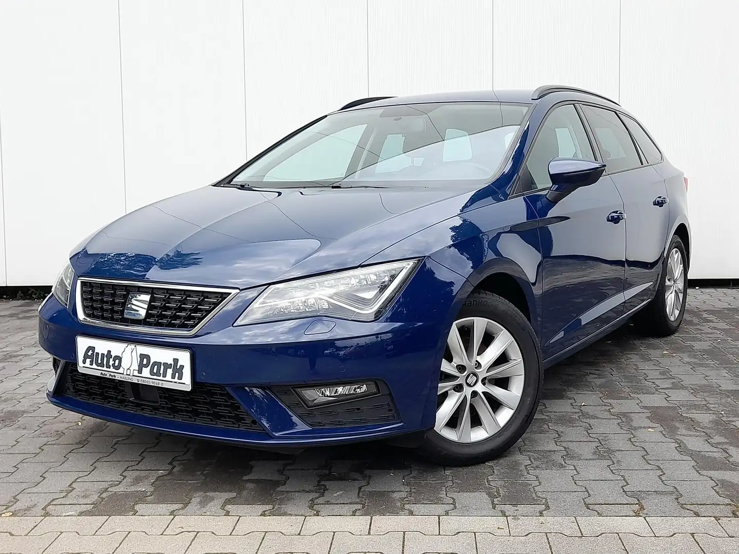 SEAT Leon 1.5 TSI Style NAVI~SHZ~LED~2xPDC~AHK~DAB Blauw - 2
